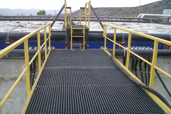 Green diperkuat Fiberglass lantai Grating kekuatan tinggi tahan korosi